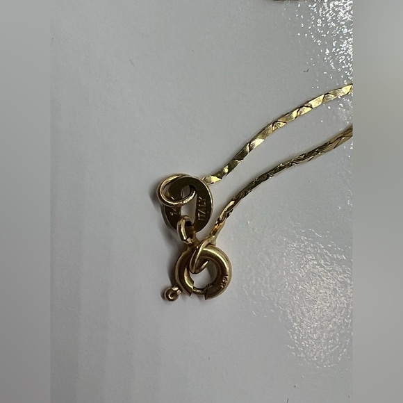 14 karat gold Cherub necklace - Picture 6 of 11